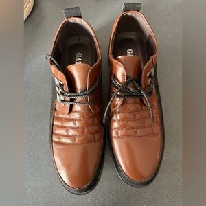 pair of Gatsby Oxford Derby shoes in brown and black Size 12 new